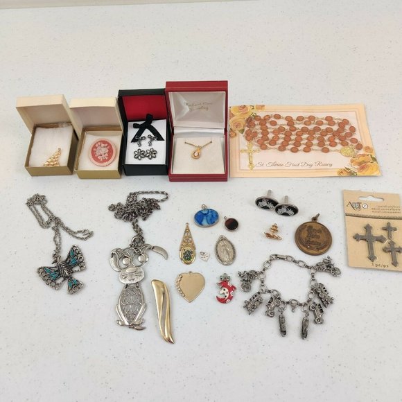 Unbranded Other - Mixed Fashion Jewelry Lot Earrings Necklaces, Pendents, Tie Pin, Crafters Lot